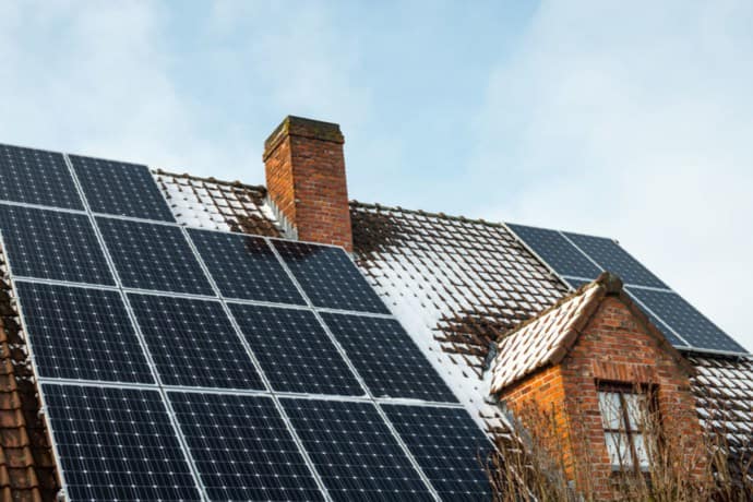 Do solar panels work in winter 